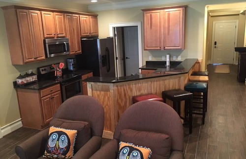 Dadeville Condo | Beautiful Lake Front Retreat with Pool & Sunset Views
