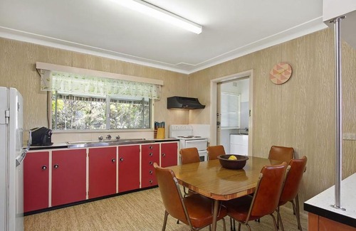 Lake Tabourie House | Pet-Friendly Retreat with Scenic Lake Frontage