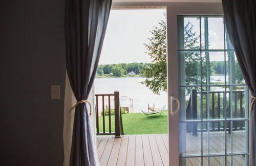 Altmar House | Idyllic Lakefront Villa with KAYAKS & Pool Access