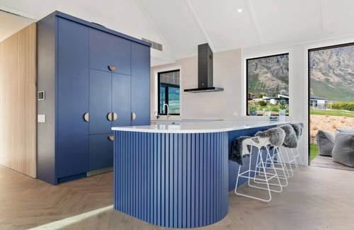 Jacks Point House | Guest Rated 10/10: Lakeside Luxe at Jack's Point