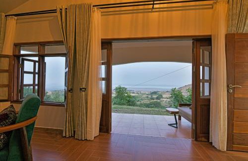 Kasese Resort | Relaxing Lake George View Golf Resort with Spa & Hot Tub