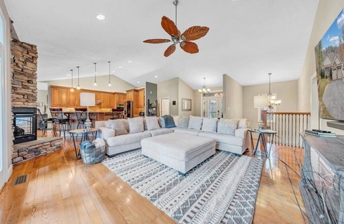 Goodview House | Lake Great Escape on Smith Mountain Lake