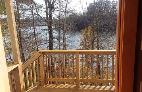 Chappells House | Relax at Lake Greenwood with Deep Water Dock Access