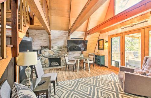Mid America House | Unforgettable Lake Hamilton Cabin: A Boating Retreat!
