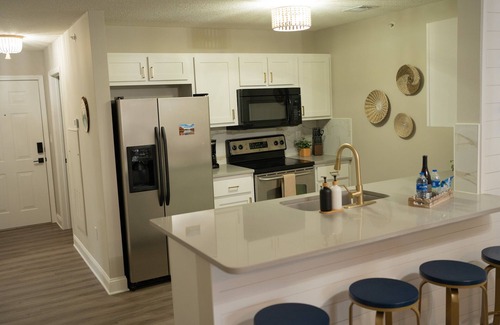 Northlake Condo | Relaxing Lake Hartwell Retreat with Pool and Breakfast Included