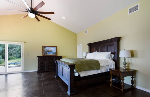 Burnet House | Tranquil Lake Buchanan Home with Ocean View & Family-Friendly