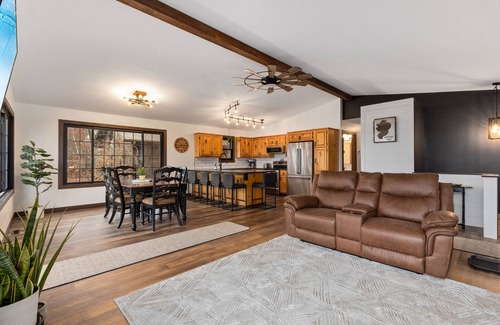 Breezy Point Cabin | Idyllic Lake Home on Pelican: Steps to Fun & Amenities!