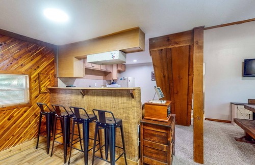 Onalaska Cottage | Lake Home Retreat - Pool - Boat Launch