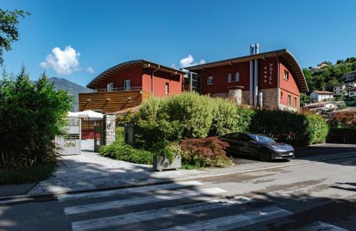 Pisogne Hotel | Scenic Lake Hotel La Pieve - 4-Star with Oceanfront Spa