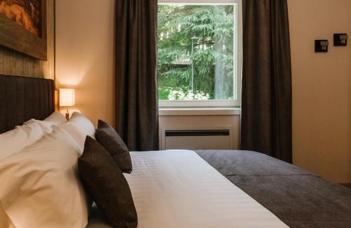 Pisogne Hotel | Scenic Lake Hotel La Pieve - 4-Star with Oceanfront Spa