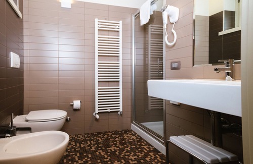 Pisogne Hotel | Discover Lake Hotel La Pieve: 4-Star Guest Favorite with Spa