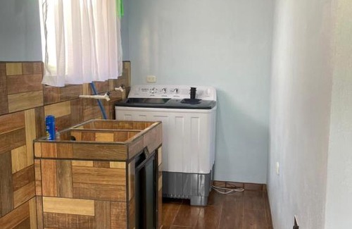 Vieja House | Relaxing Lake House with Pet and Child-Friendly Amenities