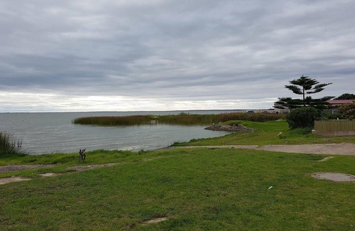Bonney House | Lake House-getaway adventure