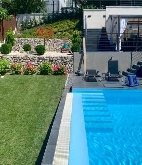Szigliget Villa | Indulge in Lake House: Oceanfront Bliss with Pool Access