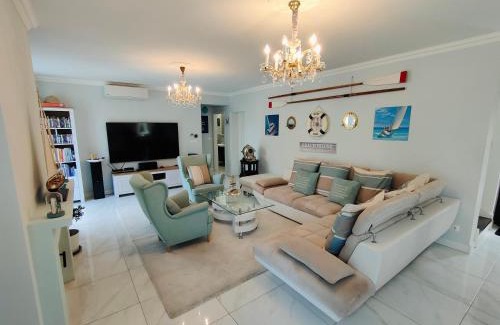 Szigliget Villa | Indulge in Lake House: Oceanfront Bliss with Pool Access
