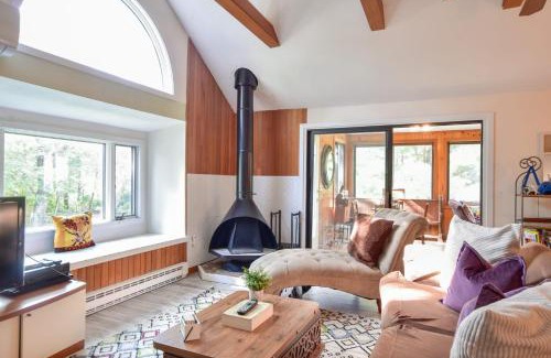 Centerville House | Beautiful Lake House in Centerville with Private Water Access