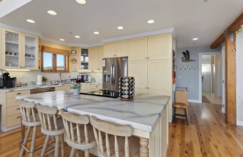 Richfield Cabin | Kid-Friendly Retreat at Lake House: Nature Awaits You