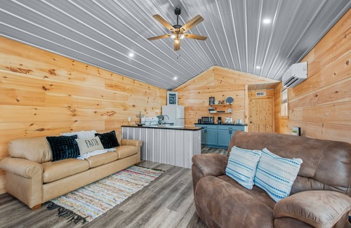 Groveoak House | Pet-Friendly Lake House 1520: Waterfront Retreat Awaits