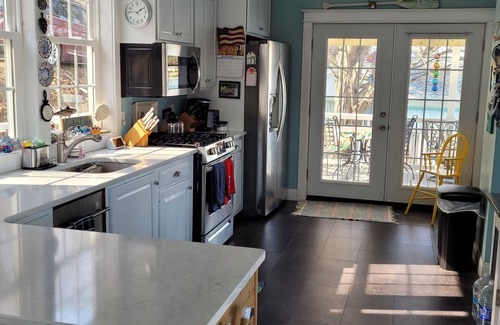 Cuba Cottage | Spacious Lake House with Scenic Views and Child-Friendly Amenities