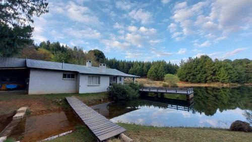 Dullstroom House | Inviting Lake House: 4-Star Retreat with Family-Friendly Amenities