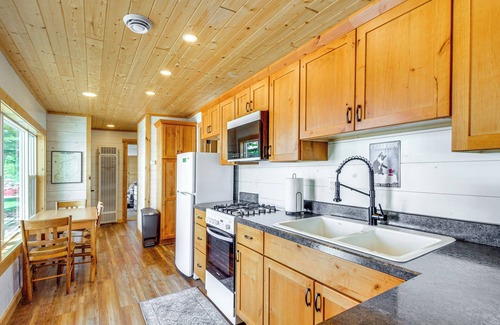 Nisswa Cabin | Serene Cabin on Lake Hubert with Private Deck & Boat Dock