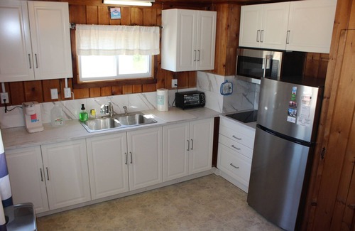 Greenbush Cottage | Lake Huron Cottage with Private Beach – Guest Rated 10/10