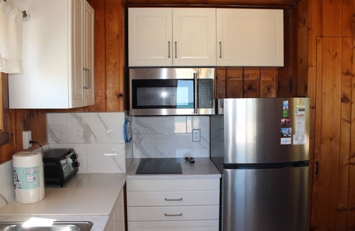 Greenbush Cottage | Lake Huron Cottage with Private Beach – Guest Rated 10/10