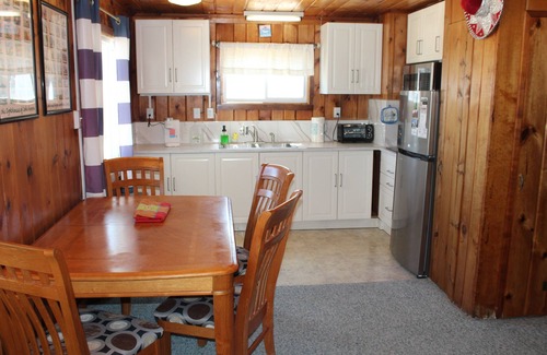 Greenbush Cottage | Lake Huron Cottage with Private Beach – Guest Rated 10/10