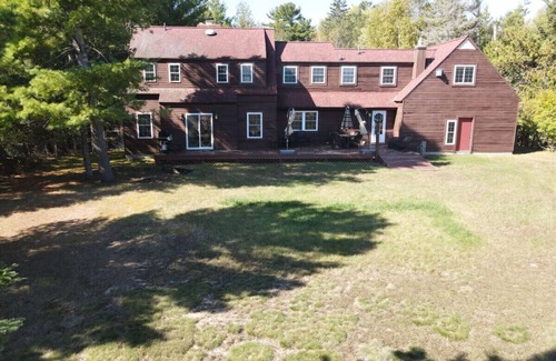 Alpena House | Lake Huron|Private Sandy Beach|Explore a Shipwreck