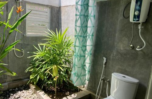 Weerawila House | Discover Great Lake Villa: Pet-Friendly & Family-Ready Stay