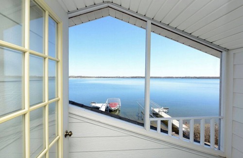 Richwood Cabin | Experience Lake Ida Oasis: Rated 10/10 with Ocean Views