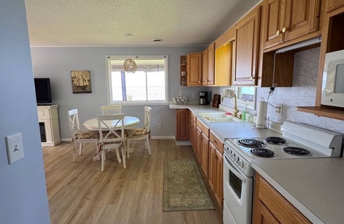 Town of Yates Cottage | Lake it Easy 2-bedroom cottage in Lyndonville