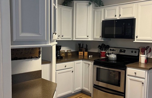 Morganton House | Tranquil Lake James Retreat: Nature, Kitchen & Breakfast Included