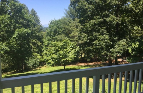 Morganton House | Tranquil Lake James Retreat: Nature, Kitchen & Breakfast Included