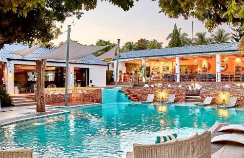 Siavonga Hotel | Relaxing Stay at Lake Kariba Inns with Pool & Restaurant