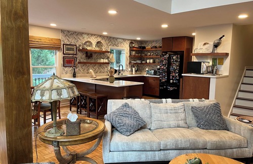 Seneca House | Relaxing Lake Keowee Retreat with Pool & Hot Tub Access