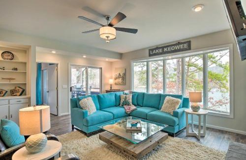 Salem Apartment | Waterfront Lake Keowee Resort Condo with Pool & Balcony