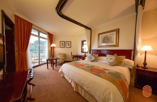 Gisenyi Hotel | Lake Kivu Serena Hotel: Family-Friendly Stay with Pool & Spa