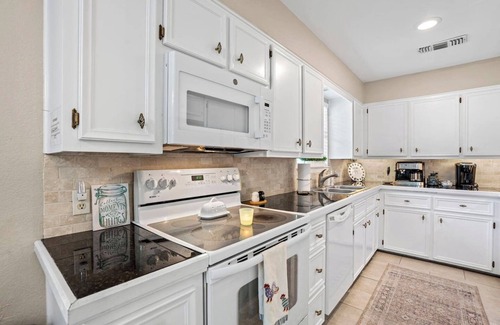Granite Shoals House | Lake LBJ Pet Friendly Home with Hot tub, Firepit, SUP