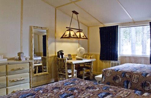 Lake Hotel | Cozy Lake Lodge Cabins - Experience Nature Inside the Park