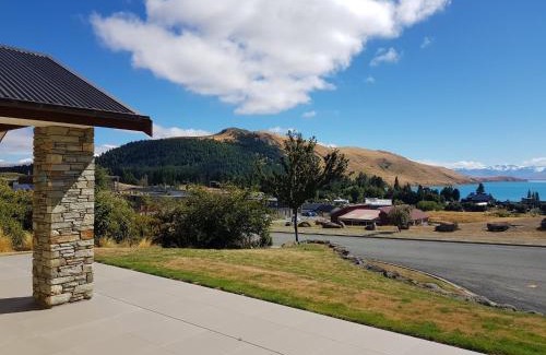Lake Tekapo House | Exceptional Lake Lodge in Scenic Lake Tekapo - Child Friendly