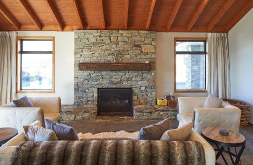 Lake Tekapo House | Exceptional Lake Lodge in Scenic Lake Tekapo - Child Friendly