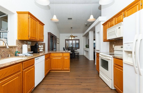 Sunridge Estates House | Discover Lake Lounge: Pool & Spa near Lake Mohave