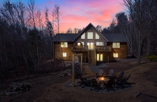 Blakeslee Cabin | Experience Lakefront Living with Spa and Hot Tub Retreat
