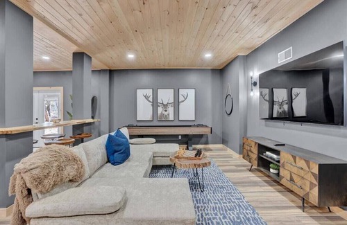 Blakeslee Cabin | Experience Lakefront Living with Spa and Hot Tub Retreat