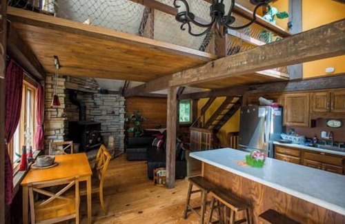 Oakdale House | Inviting Lake MacBride Cabin & State Park: Ideal for Families