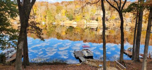 Penrod House | Relaxing Lakeside Retreat at A Shore Thing, Lake Malone