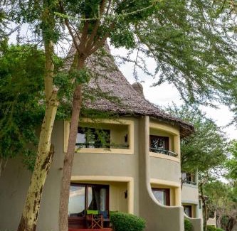 Mto wa Mbu Cabin | Discover Lake Manyara Serena Safari Lodge with Pool & Dining