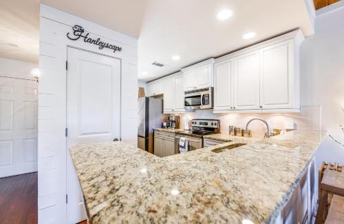 Dadeville Apartment | Lake Martin Condo with Scenic Views and Pool Access
