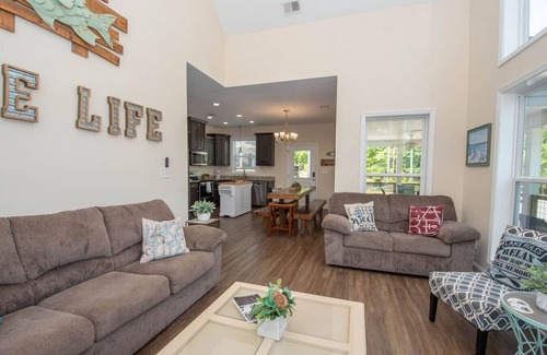 Dadeville House | Waterfront Paradise on Lake Martin: Family-Friendly Retreat